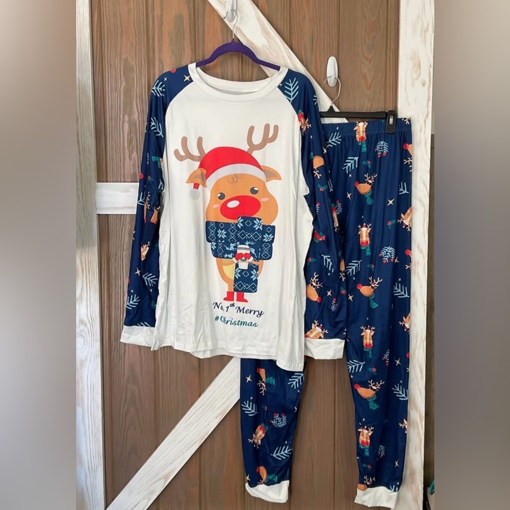 Reindeer or Santa Christmas Pajama Set’s. SIZE 2X.  NIP